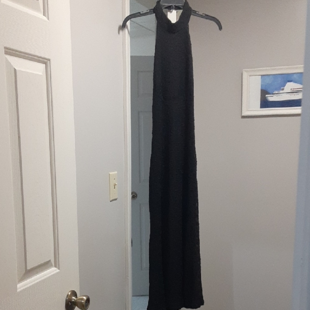JLCNCUE Elegant Black Halter Dress. Size Medium.